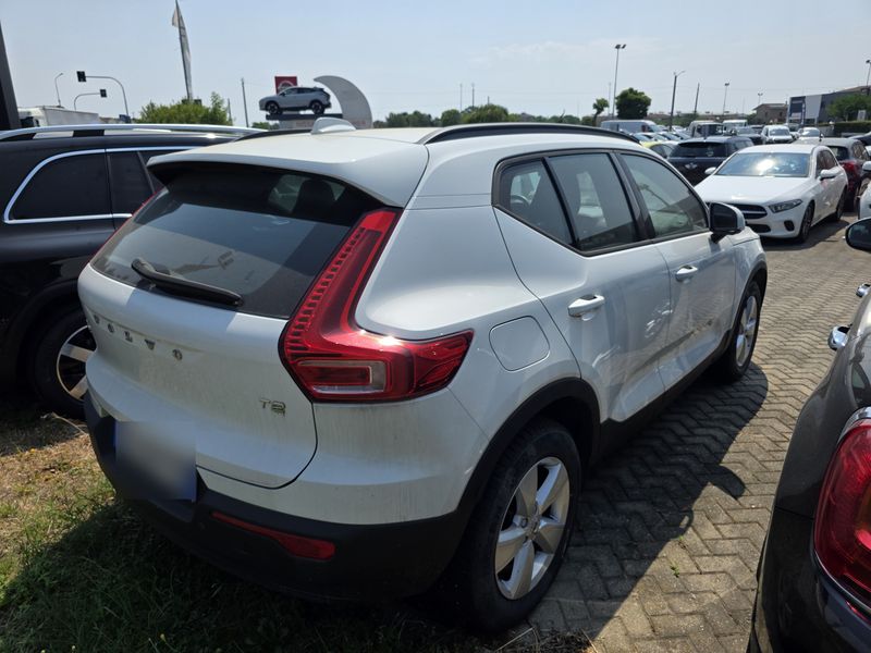 Volvo XC40 1.5 T2 Momentum Core 2WD — zdjęcie 5