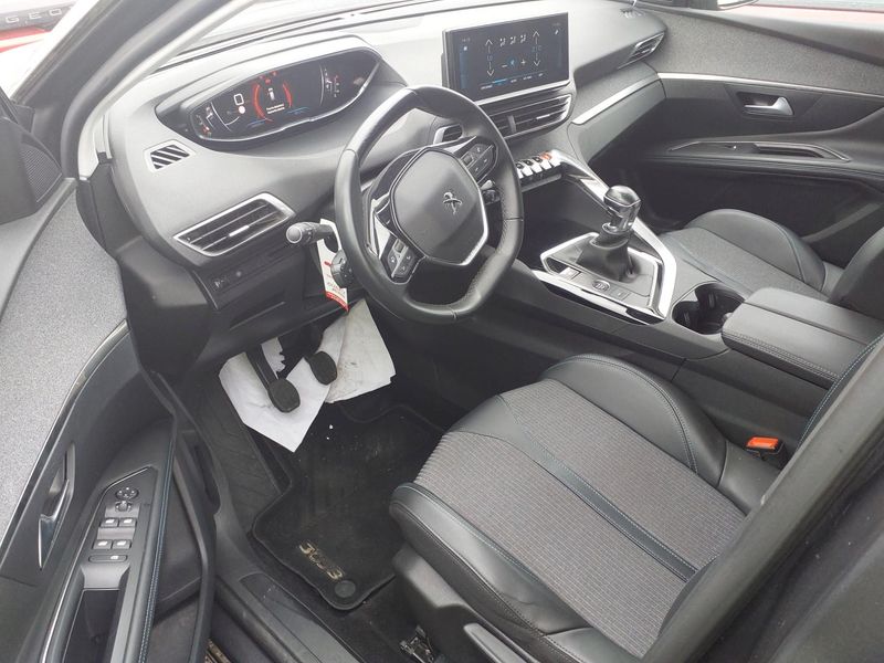 Peugeot 3008 1.5 Blue-HDi Allure Pack — zdjęcie 11