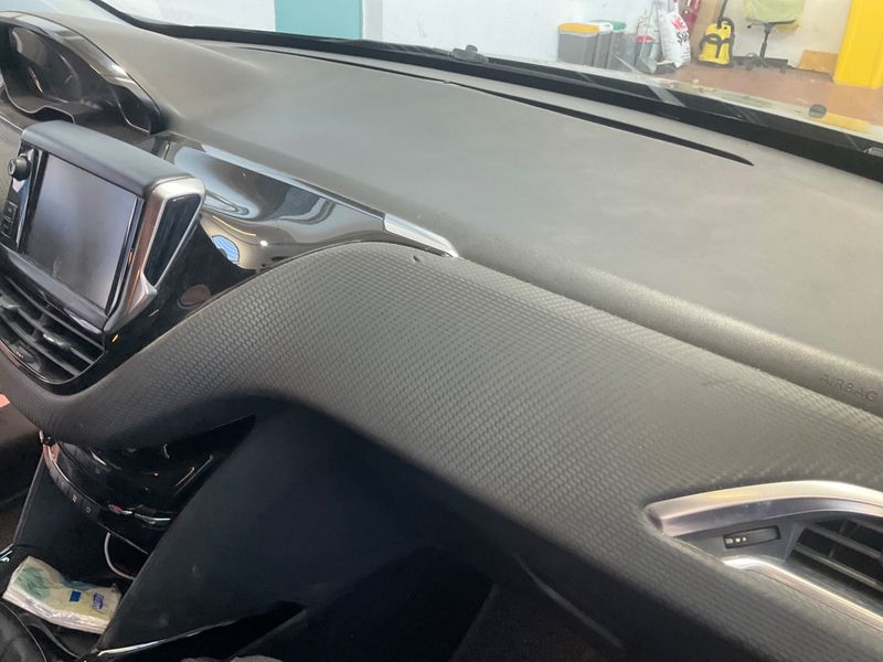 Peugeot 2008 1.6 Blue-HDi Allure 2016 – снимка 28