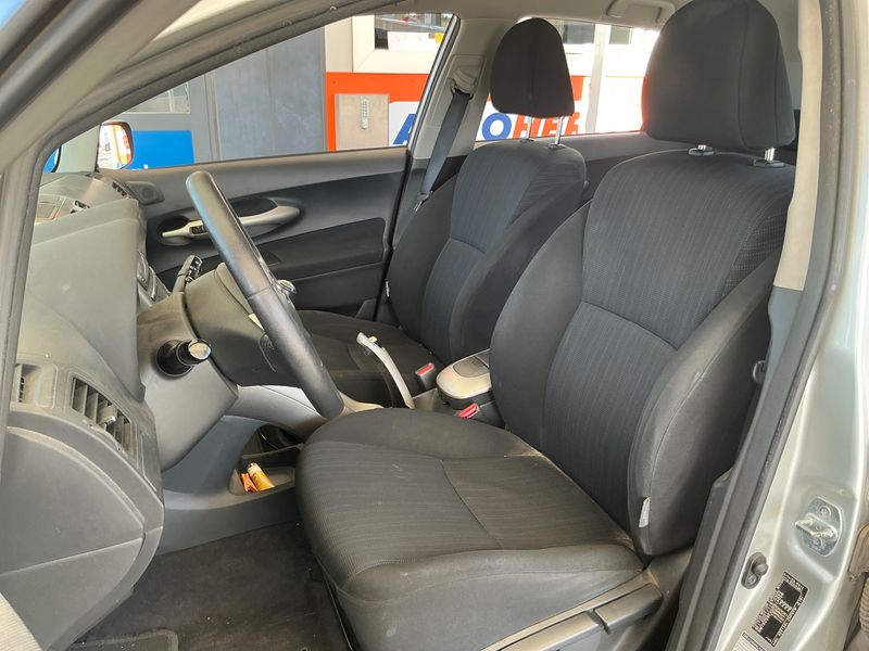 Toyota Auris 2.0 D-4D Luna 2008 – снимка 28
