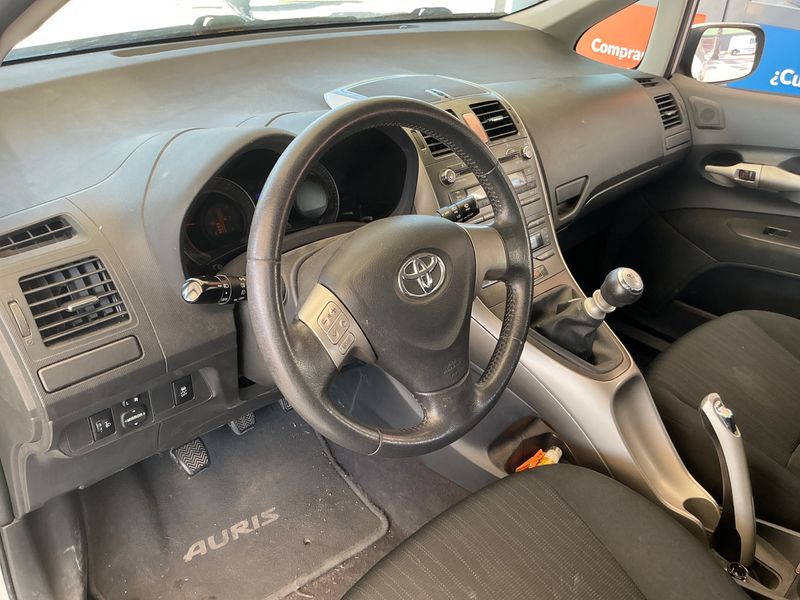 Toyota Auris 2.0 D-4D Luna 2008 – снимка 29