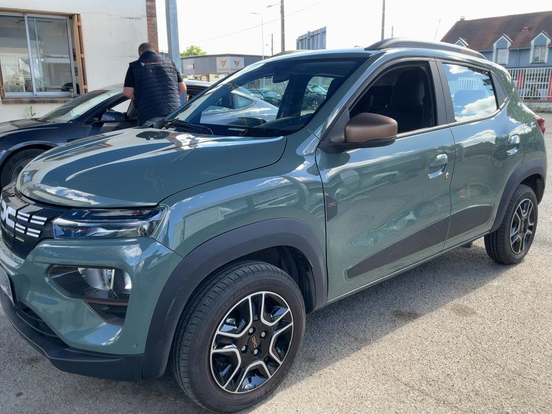 Dacia Spring electric drive 48 kW Extreme — zdjęcie 2