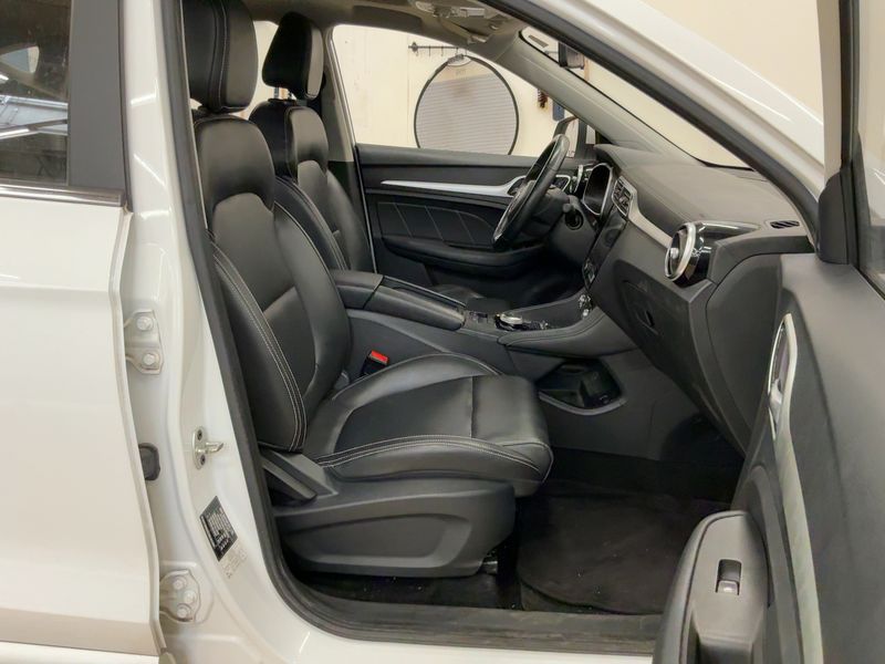 MG ZS electric drive 105 kW Luxury — zdjęcie 11