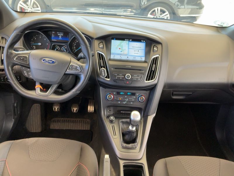 Ford Focus 1.5 TDCi ST-Line — zdjęcie 12