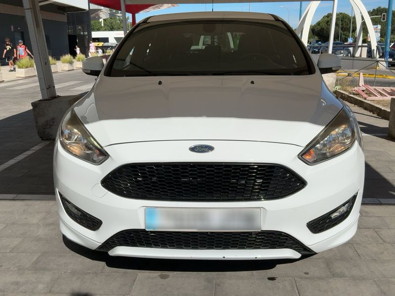 Ford Focus 1.5 TDCi ST-Line — zdjęcie 9