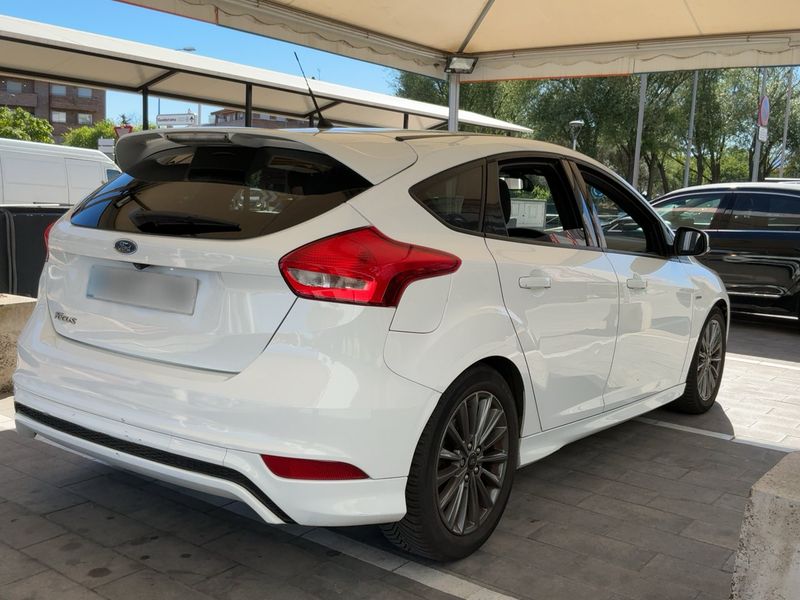 Ford Focus 1.5 TDCi ST-Line — zdjęcie 6