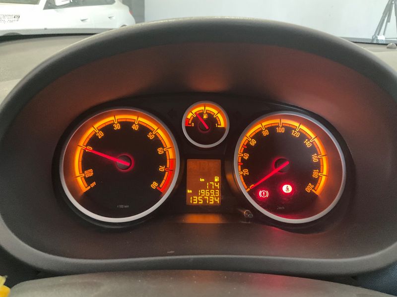Opel Corsa 1.4 Selective — zdjęcie 13