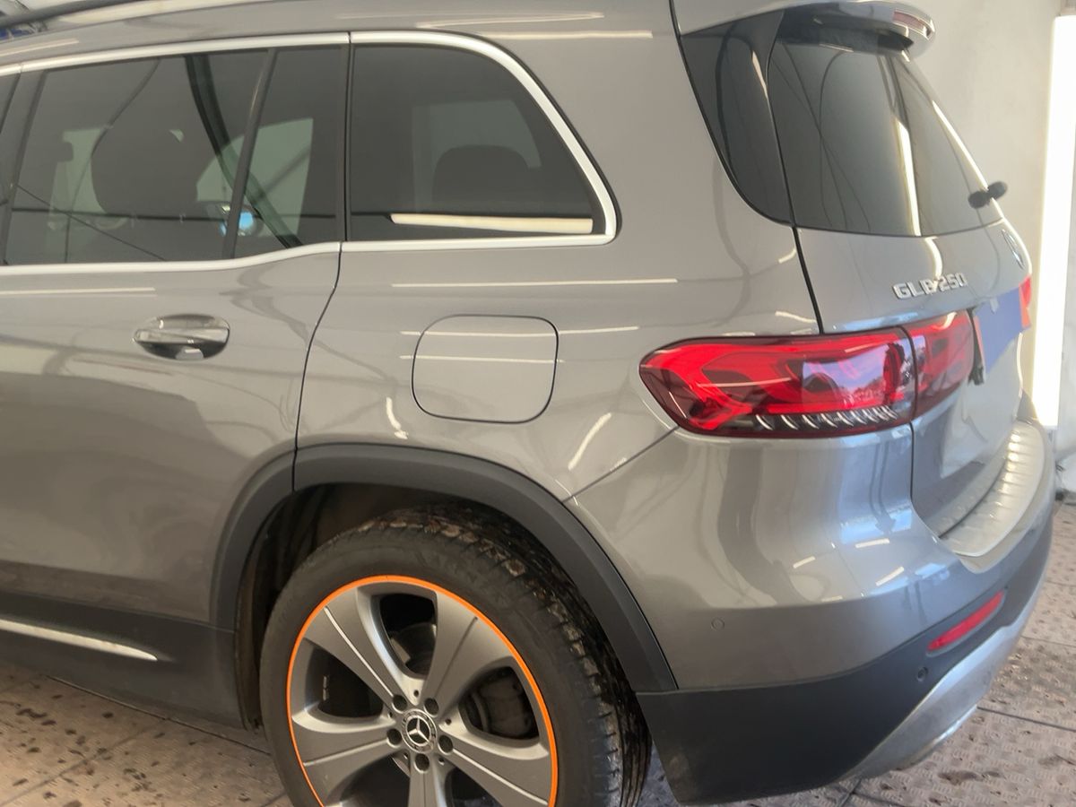 Mercedes-Benz GLB-Klasse 2020 — photo 7