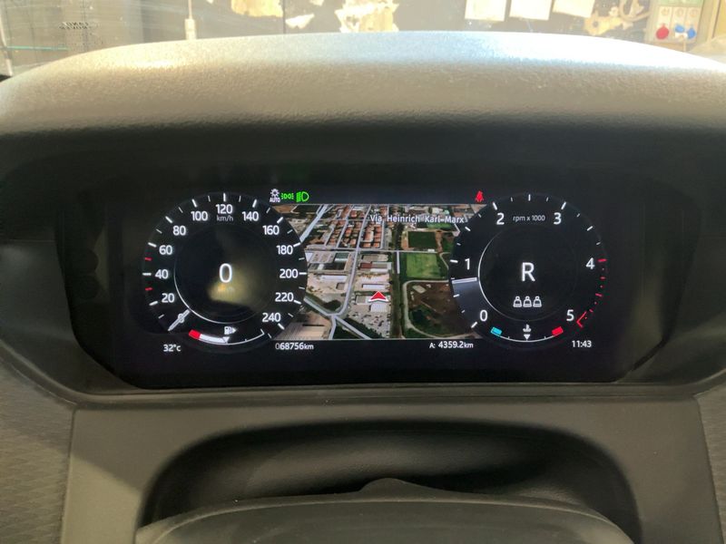Land Rover Range Rover Velar D200 Mild-Hybrid SE — zdjęcie 13