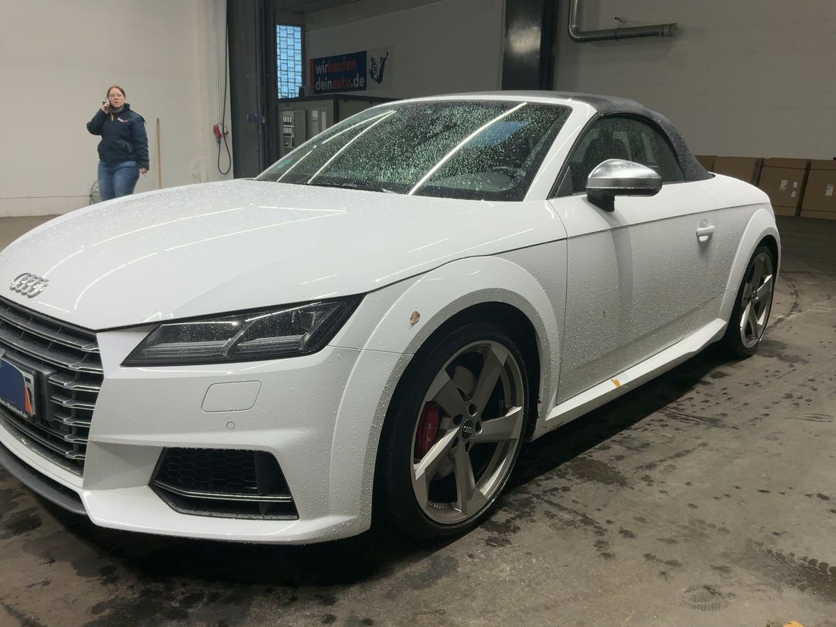 Audi TTS 2.0 TFSI quattro Roadster