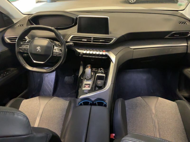 Peugeot 3008 1.2 PureTech Allure — zdjęcie 12