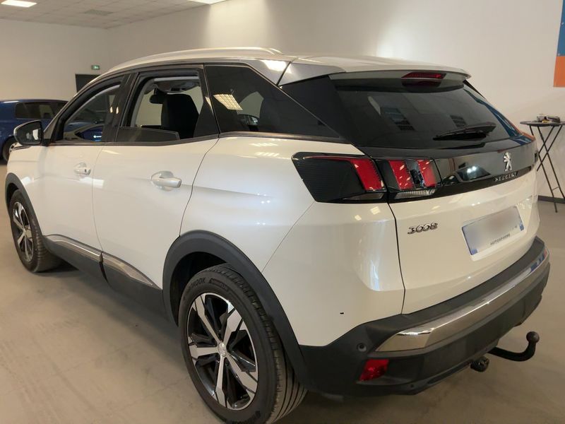 Peugeot 3008 1.2 PureTech Allure — zdjęcie 3