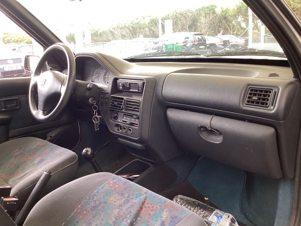 Peugeot 106 1997 — photo 12