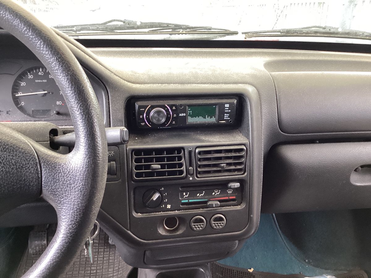 Peugeot 106 1997 — photo 19