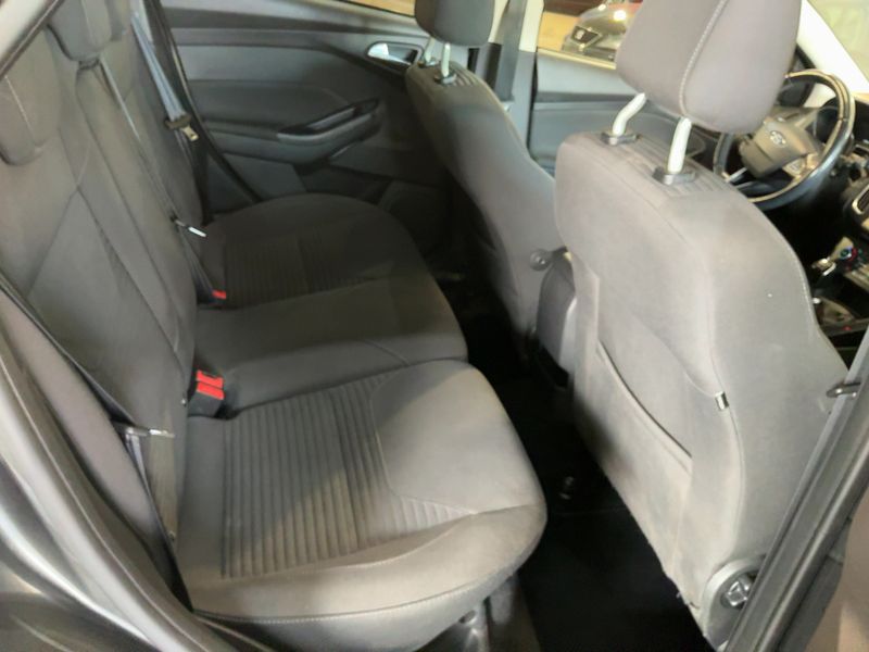 Ford Focus 1.0 EcoBoost Titanium — zdjęcie 14