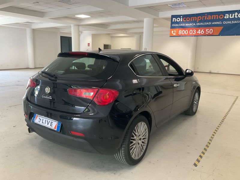 Alfa Romeo Giulietta 1.6 JTDM Exclusive — zdjęcie 2