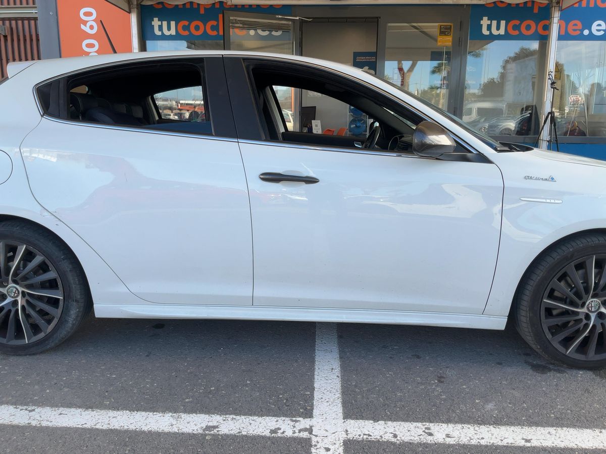 Alfa Romeo 2015 — photo 11