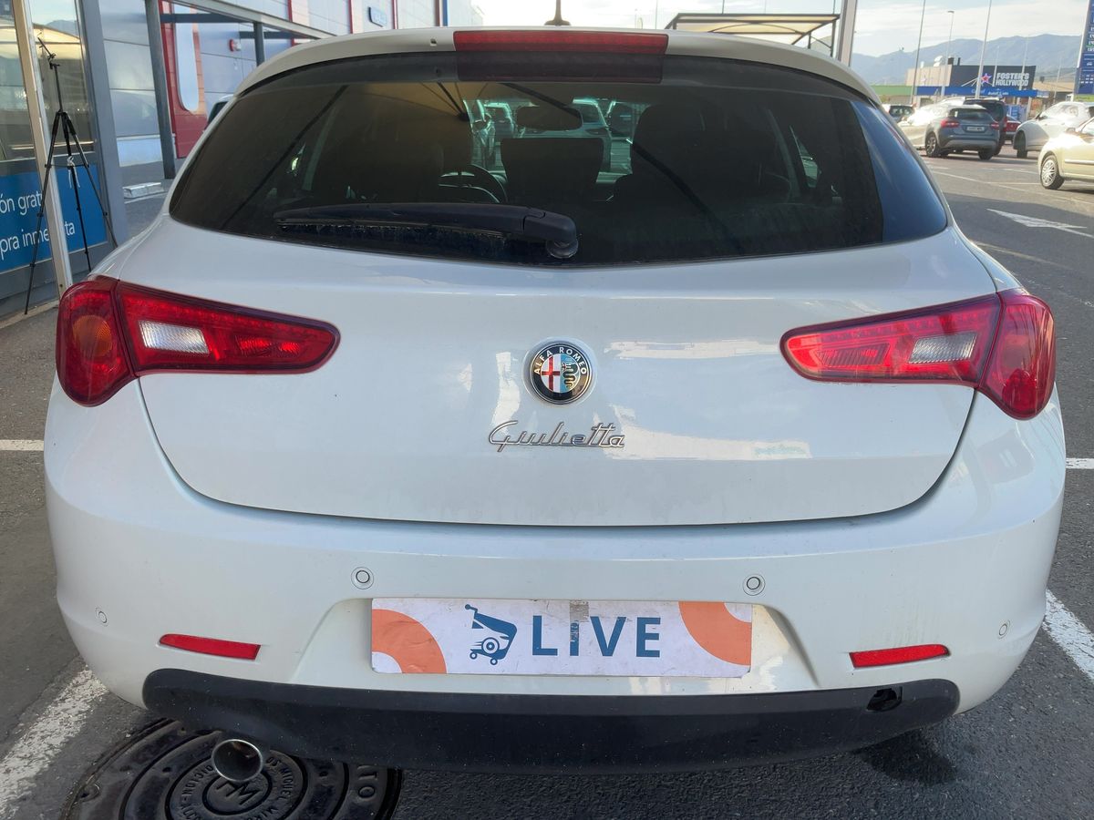 Alfa Romeo 2015 — photo 8
