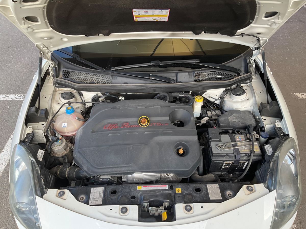 Alfa Romeo 2015 — photo 26