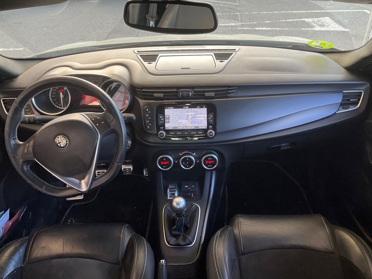 Alfa Romeo 2015 — photo 18