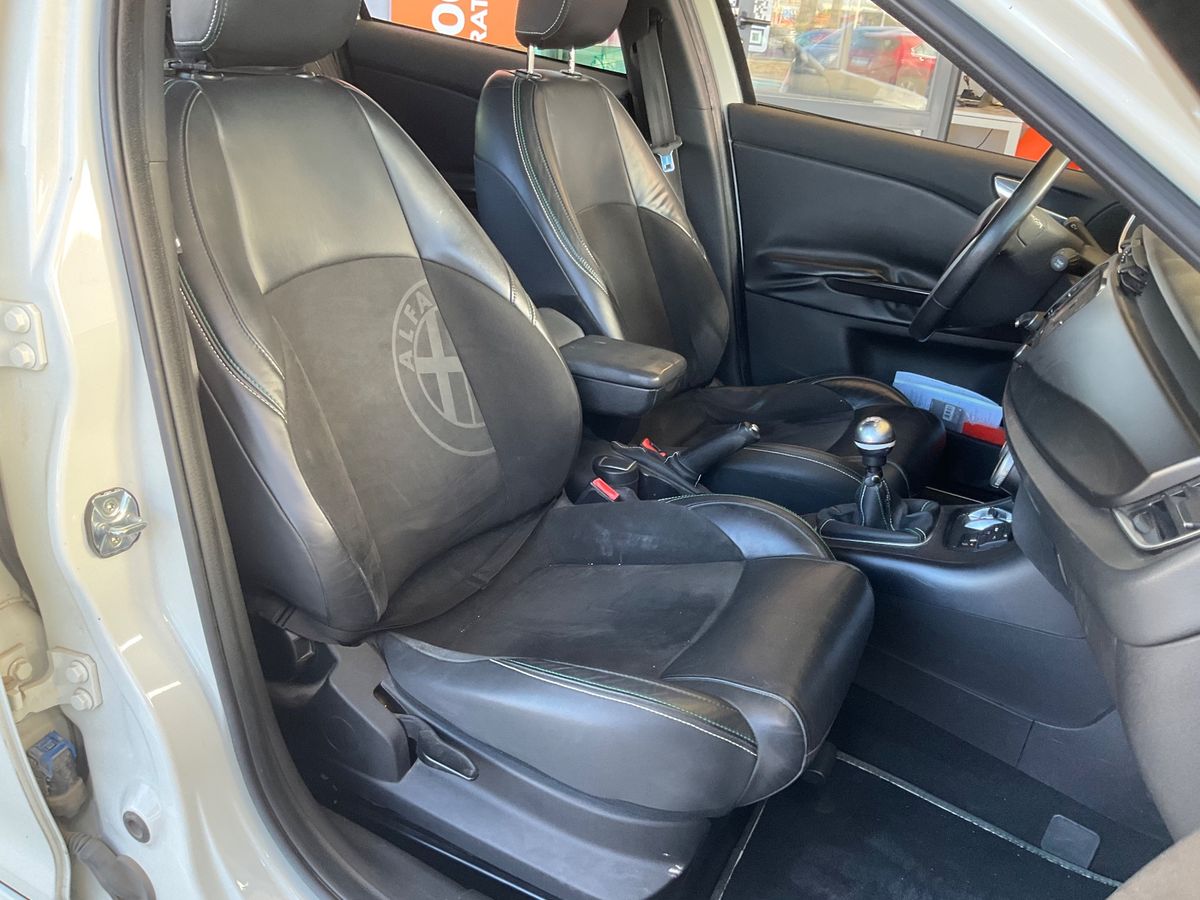 Alfa Romeo 2015 — photo 17
