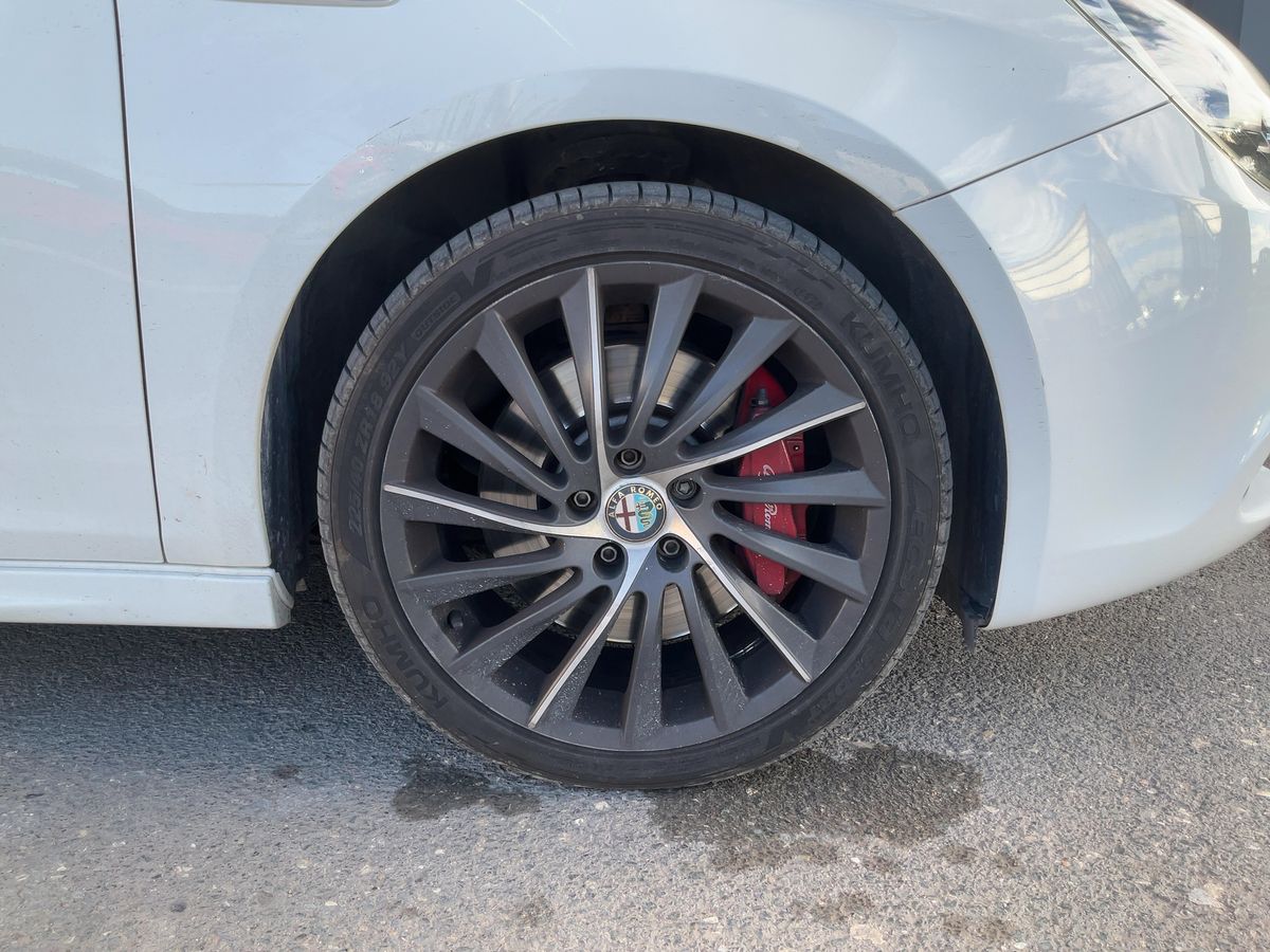 Alfa Romeo 2015 — photo 12
