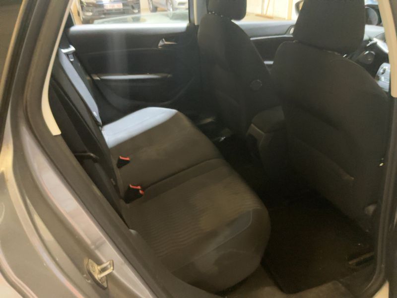Peugeot 308 1.2 e-THP Active 2015 – снимка 19