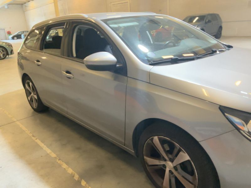 Peugeot 308 1.2 e-THP Active 2015 – снимка 12