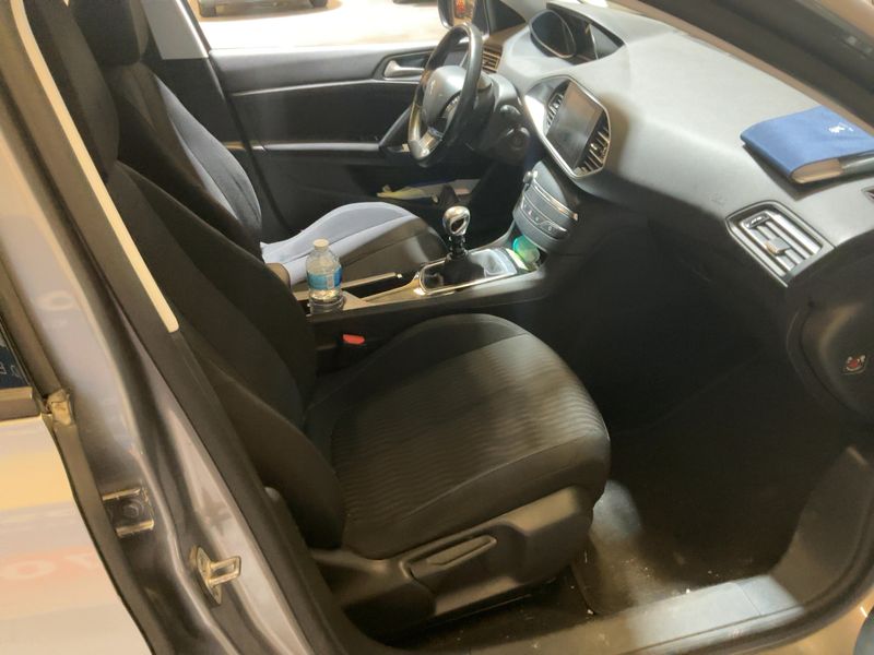 Peugeot 308 1.2 e-THP Active 2015 – снимка 16
