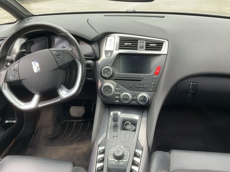 Citroen DS5 1.6 e-HDi SoChic — zdjęcie 12