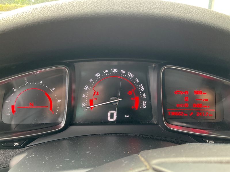 Citroen DS5 1.6 e-HDi SoChic — zdjęcie 13