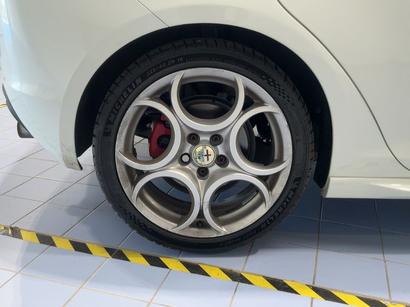 Alfa Romeo Giulietta 1.8 Turbo Quadrifoglio Verde 2013 – снимка 9