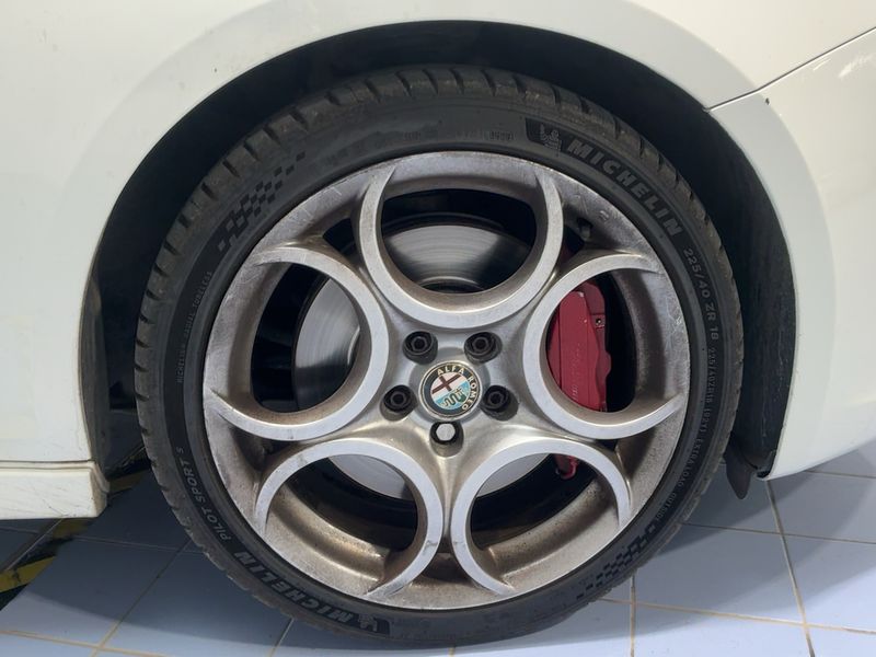 Alfa Romeo Giulietta 1.8 Turbo Quadrifoglio Verde 2013 – снимка 11
