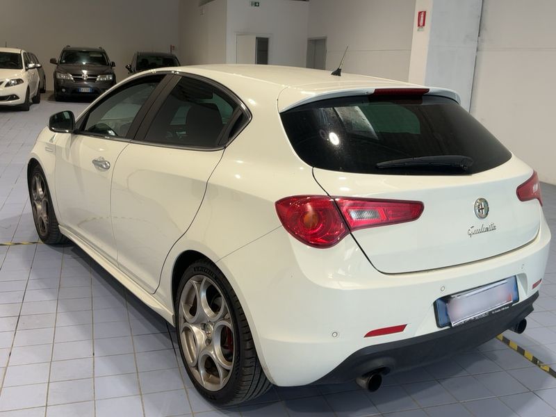 Alfa Romeo Giulietta 1.8 Turbo Quadrifoglio Verde — zdjęcie 3