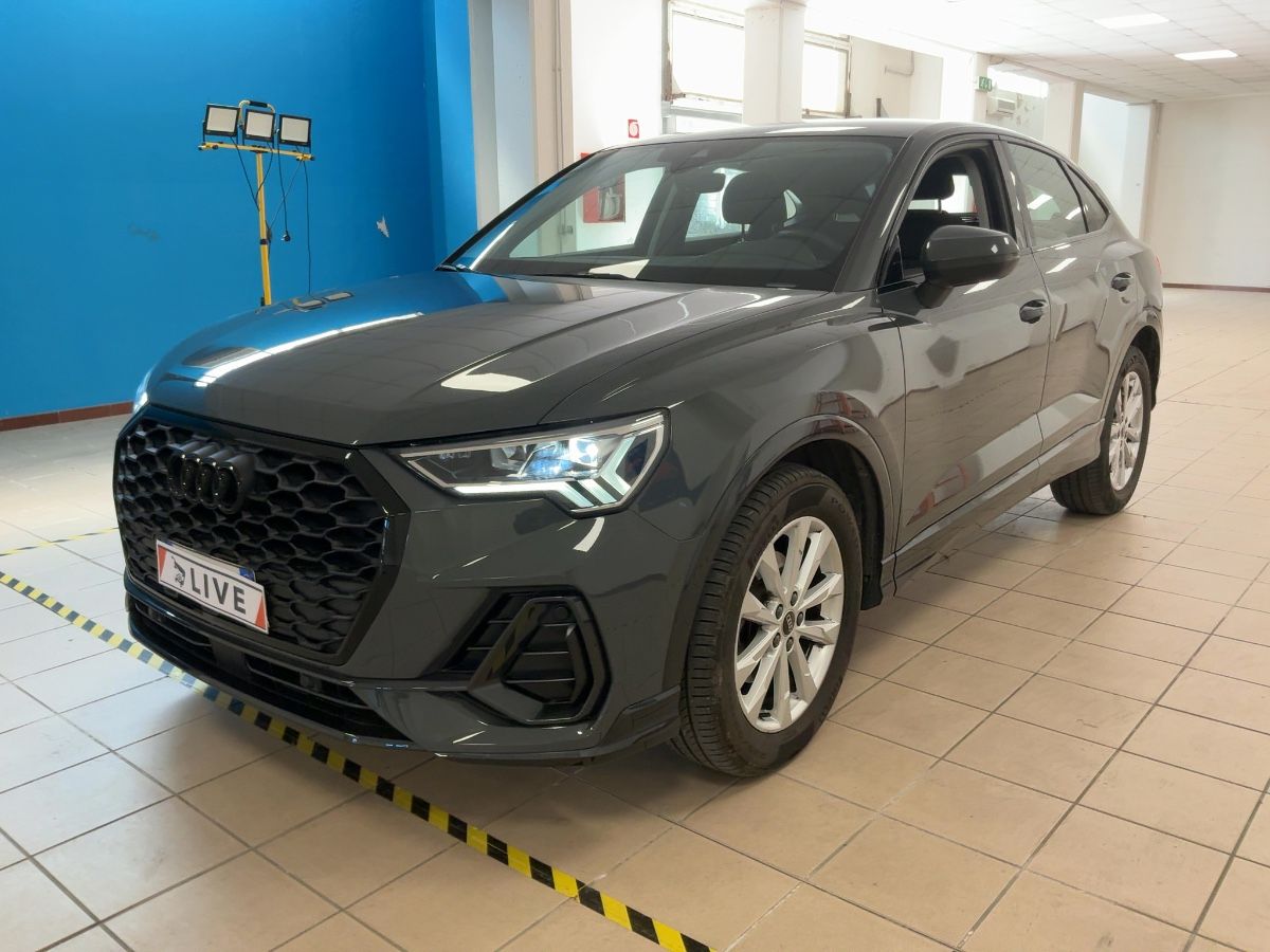 Audi Q3 2022 — photo 1
