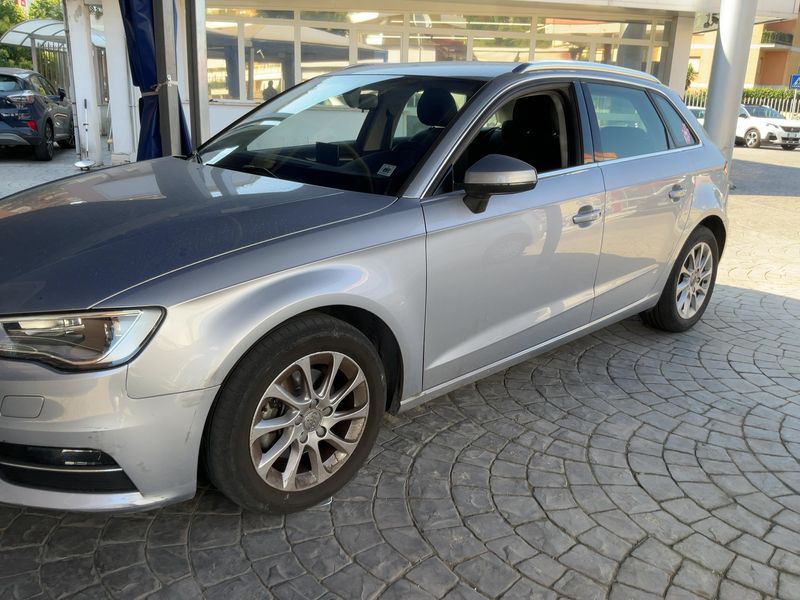 Audi A3 Sportback 1.6 TDI Attraction 2014 – снимка 2