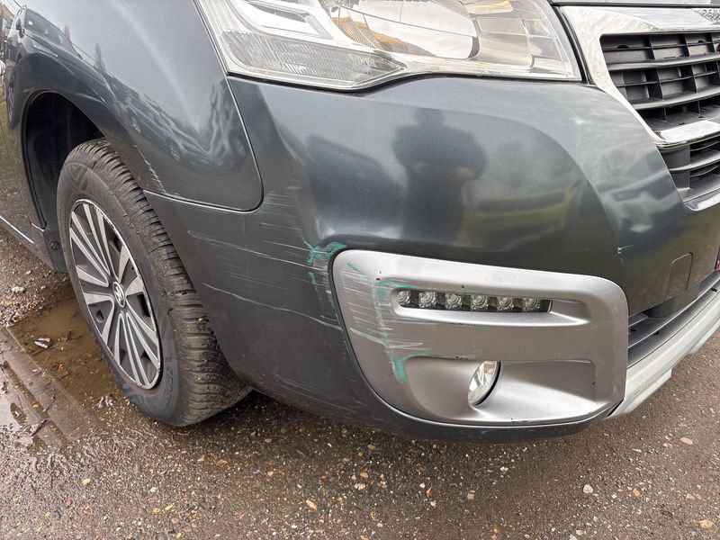 Peugeot Partner 1.2 PureTech Active 2018 – снимка 45