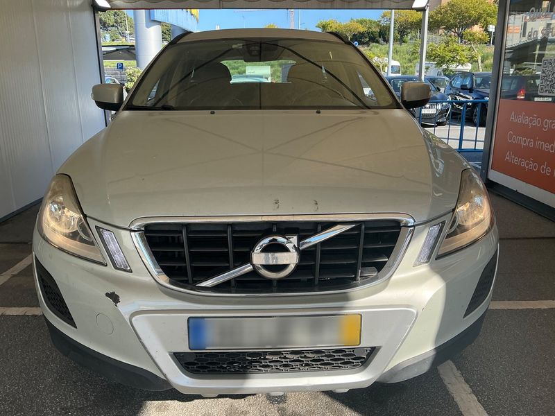 Volvo XC60 2.0 DRIVe Kinetic — zdjęcie 9