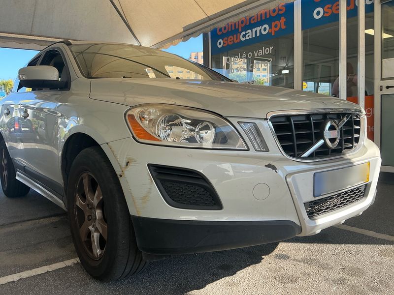 Volvo XC60 2.0 DRIVe Kinetic — zdjęcie 8