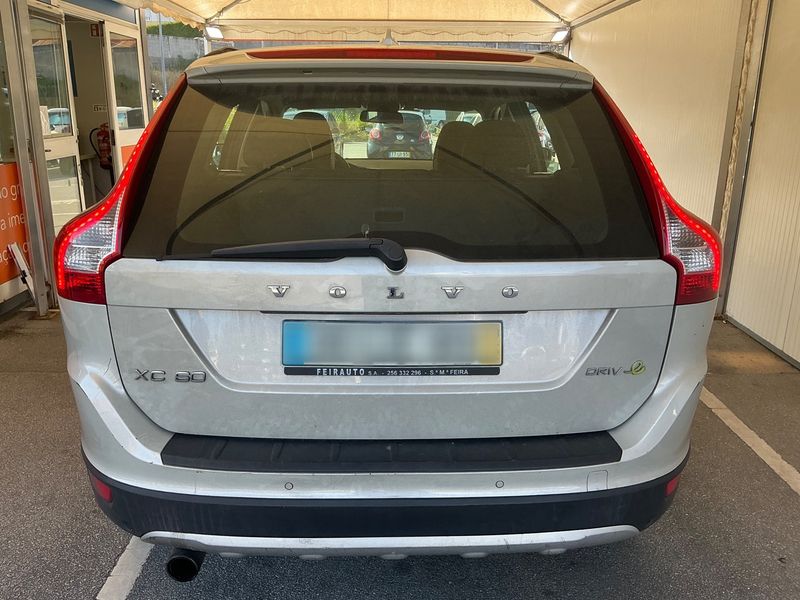 Volvo XC60 2.0 DRIVe Kinetic — zdjęcie 5