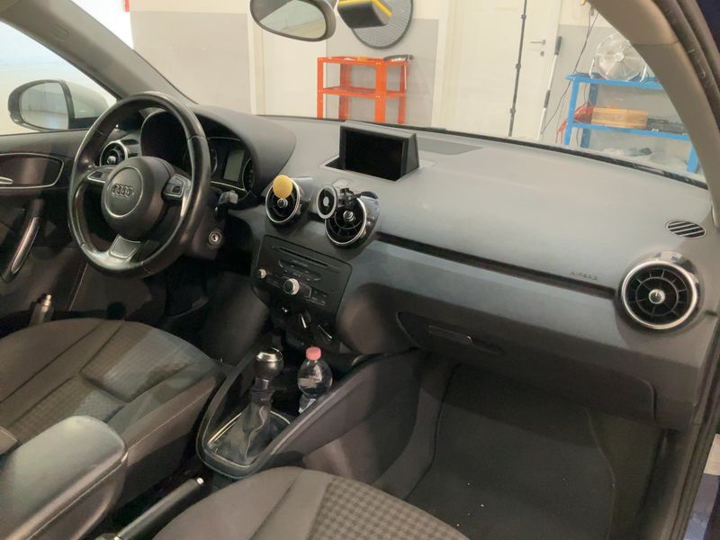 Audi A1 1.4 TFSI Ambition — zdjęcie 12