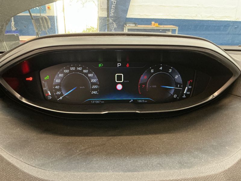 Peugeot 5008 1.6 THP GT Line — zdjęcie 13
