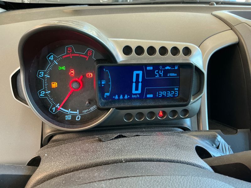 Chevrolet Aveo 1.3 Diesel LTZ — zdjęcie 4
