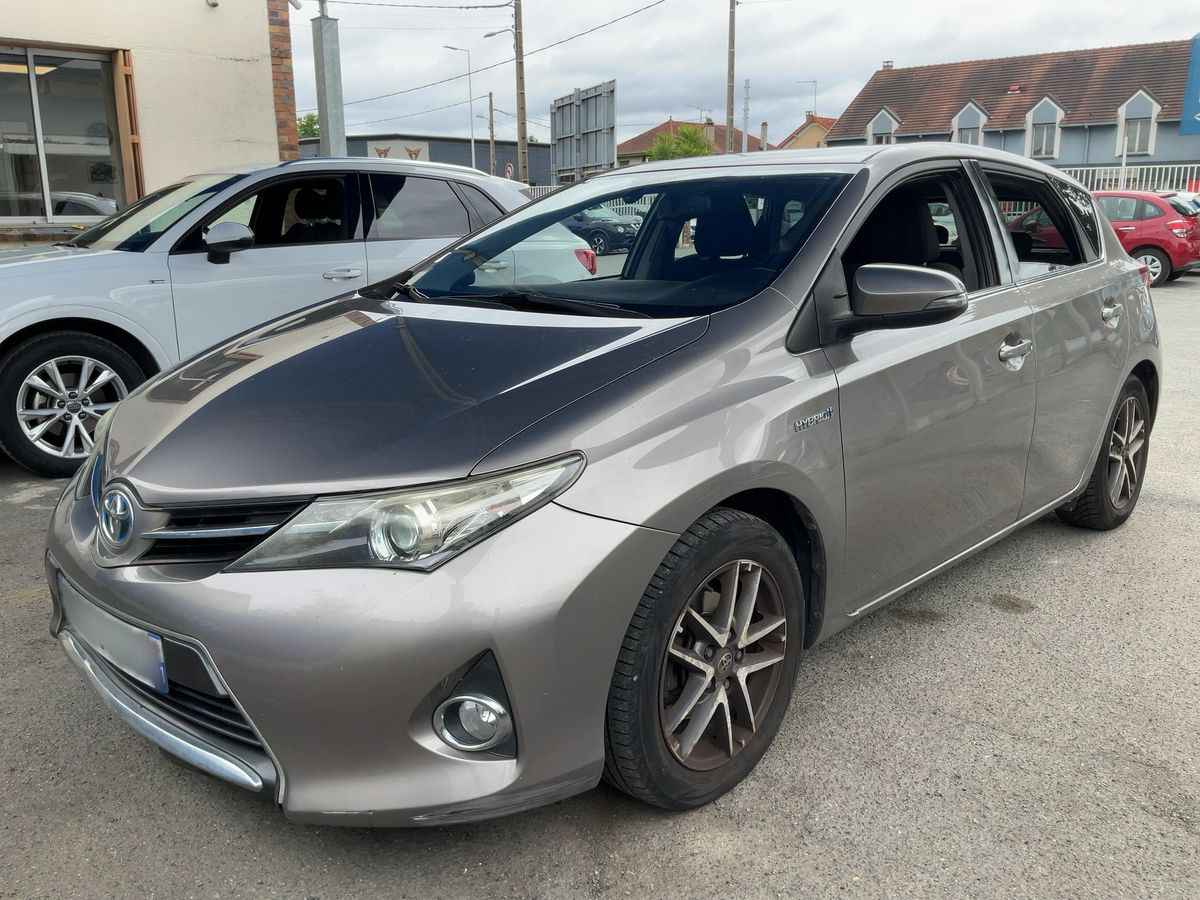 Toyota Auris 2015