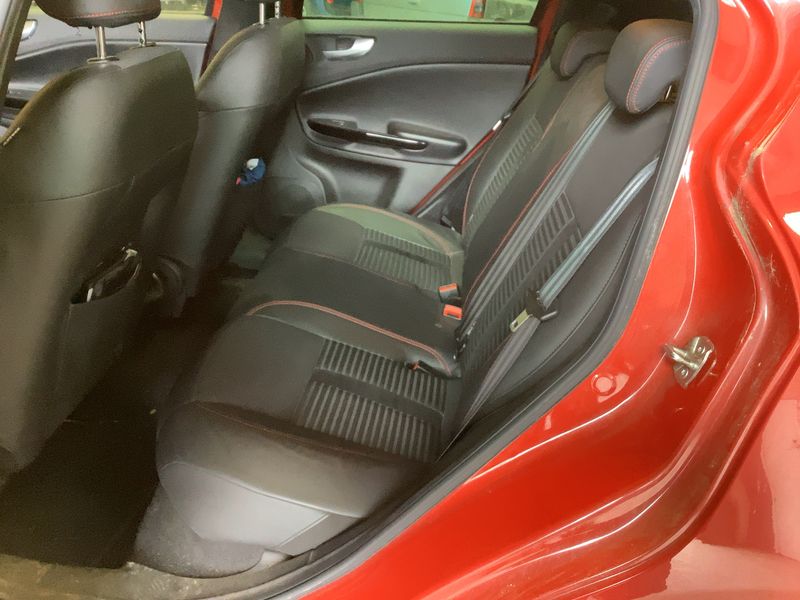 Alfa Romeo Giulietta 1.6 JTDM Turismo — zdjęcie 14