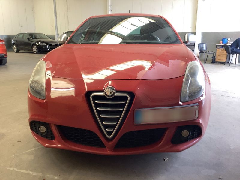 Alfa Romeo Giulietta 1.6 JTDM Turismo — zdjęcie 9