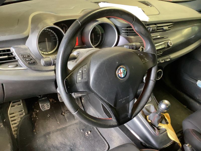 Alfa Romeo Giulietta 1.6 JTDM Turismo — zdjęcie 13