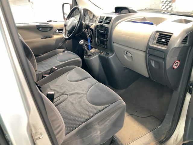 Fiat Scudo 2.0 JTDM Panorama Executive L2H1 120 Multijet — zdjęcie 11