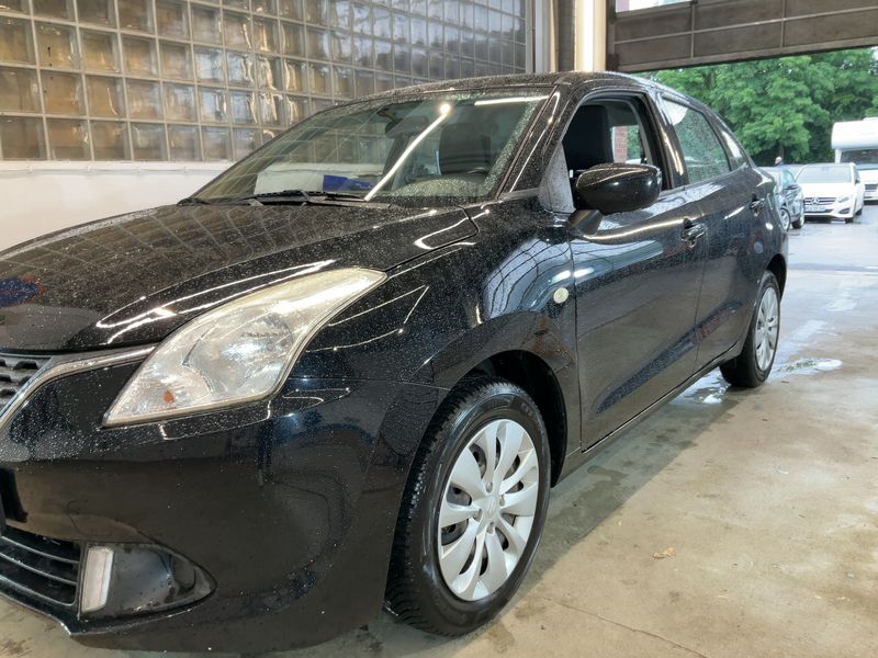 Suzuki Baleno 1.2 DualJet Basic — zdjęcie 2