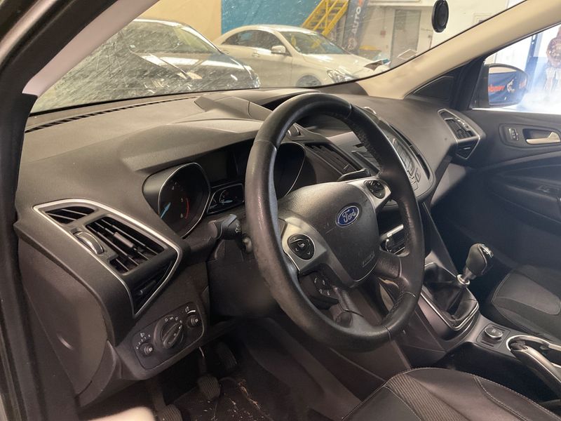 Ford Kuga 2.0 TDCi Titanium 2014 – снимка 22